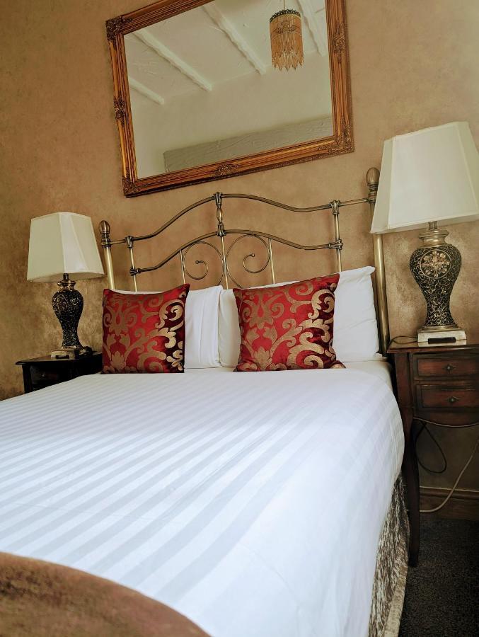 Brookside & Restaurant ,suitable For Solo Travelers, Couples, Families, Groups Education Trips & Contractors Welcome 3*