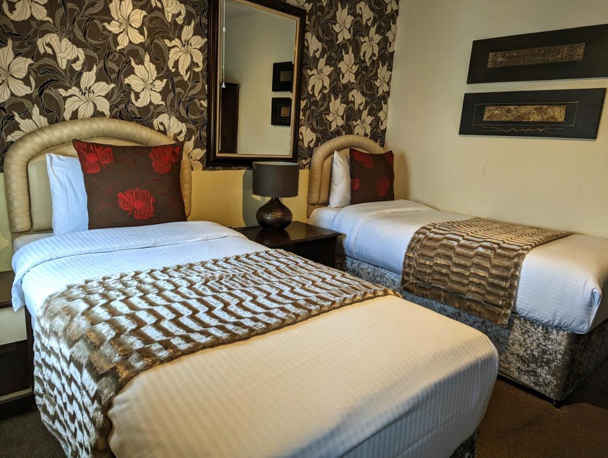 Brookside & Restaurant ,suitable For Solo Travelers, Couples, Families, Groups Education Trips & Contractors Welcome Hotel Chester
