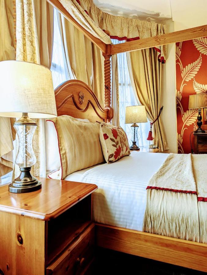 Brookside & Restaurant ,suitable For Solo Travelers, Couples, Families, Groups Education Trips & Contractors Welcome 3* Chester