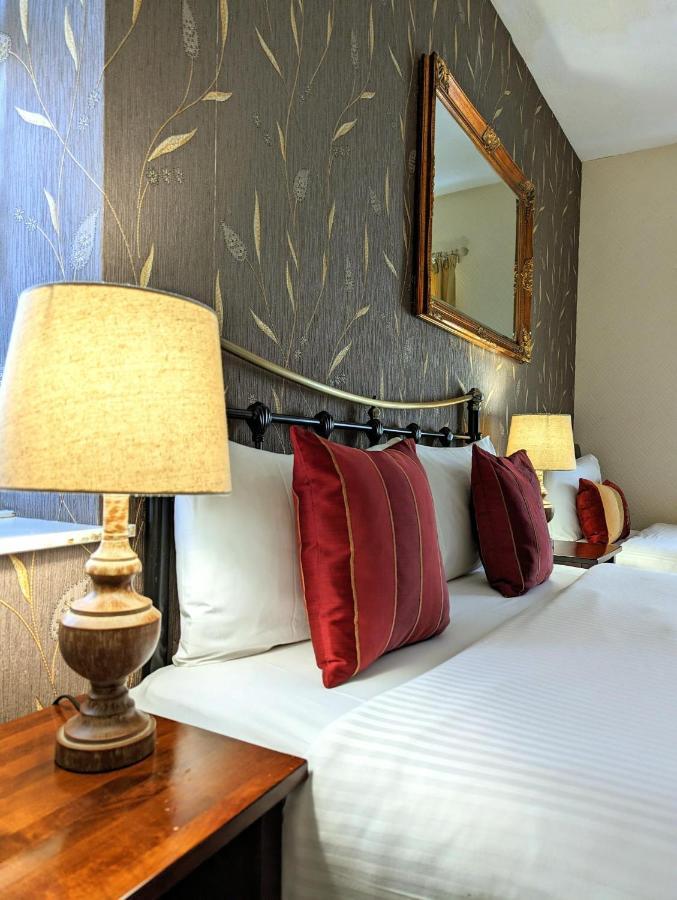 Brookside & Restaurant ,suitable For Solo Travelers, Couples, Families, Groups Education Trips & Contractors Welcome 3* Chester