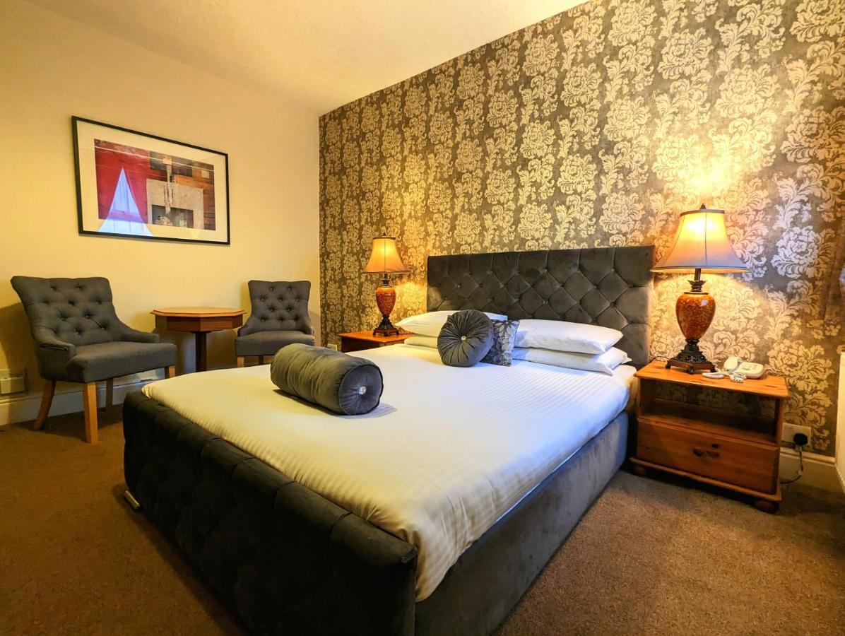 Brookside & Restaurant ,suitable For Solo Travelers, Couples, Families, Groups Education Trips & Contractors Welcome Chester