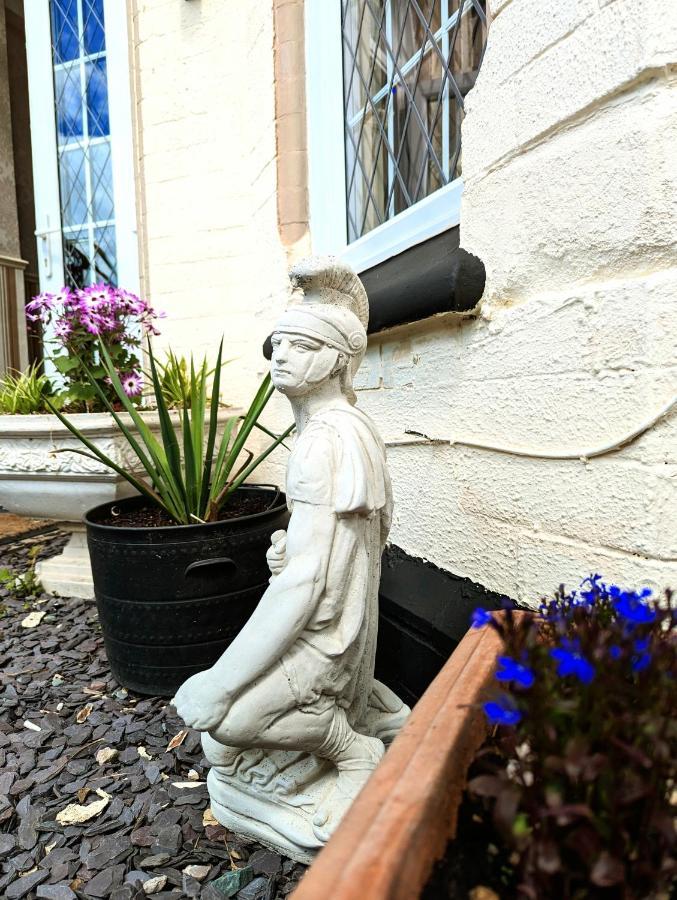 Brookside & Restaurant ,suitable For Solo Travelers, Couples, Families, Groups Education Trips & Contractors Welcome Hotel Chester