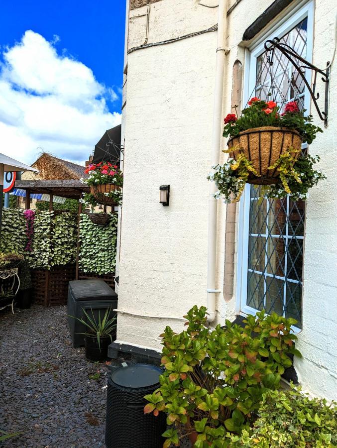 Hotel Brookside & Restaurant ,suitable For Solo Travelers, Couples, Families, Groups Education Trips & Contractors Welcome Chester