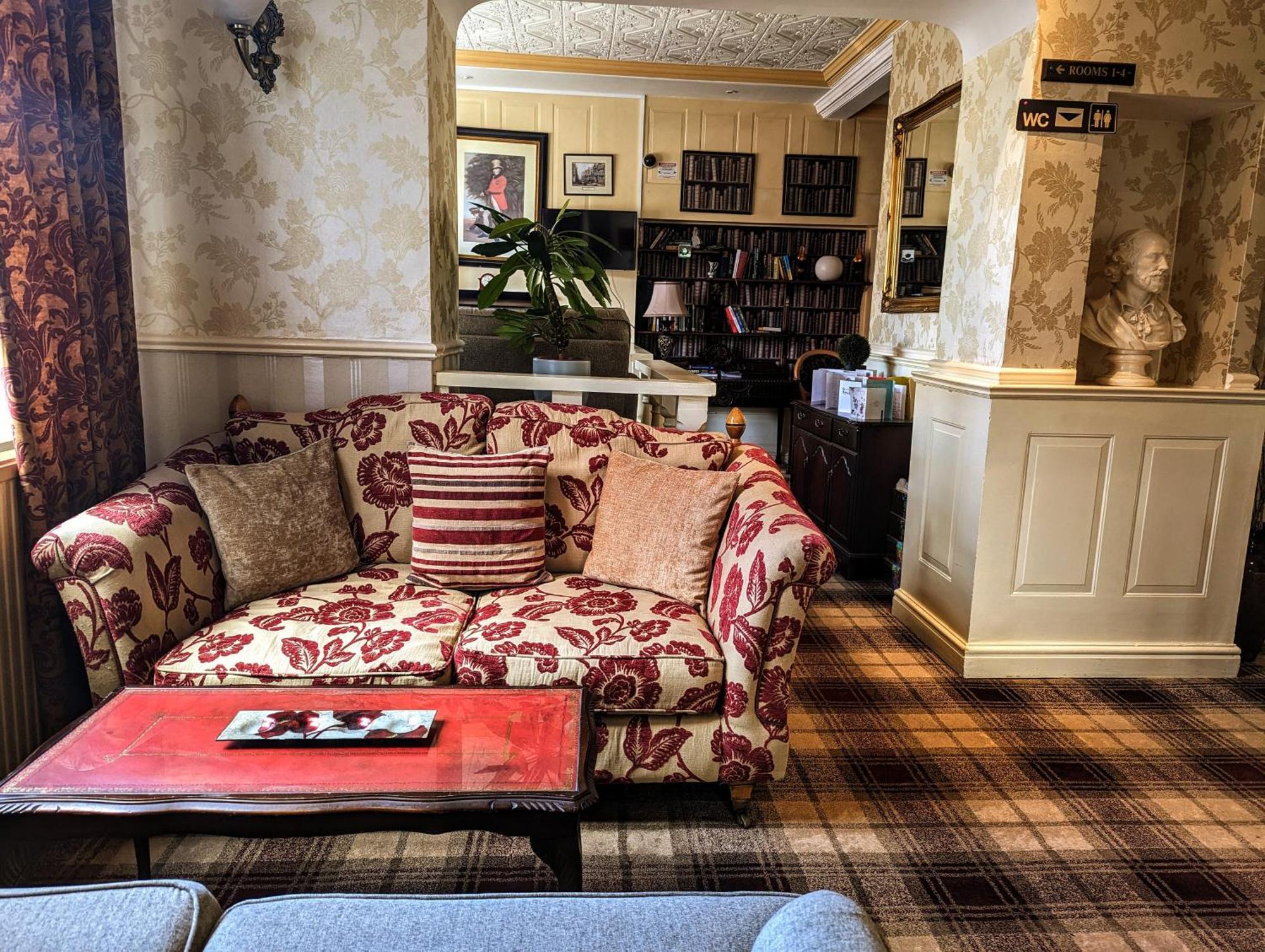 Brookside & Restaurant ,suitable For Solo Travelers, Couples, Families, Groups Education Trips & Contractors Welcome Hotel Chester