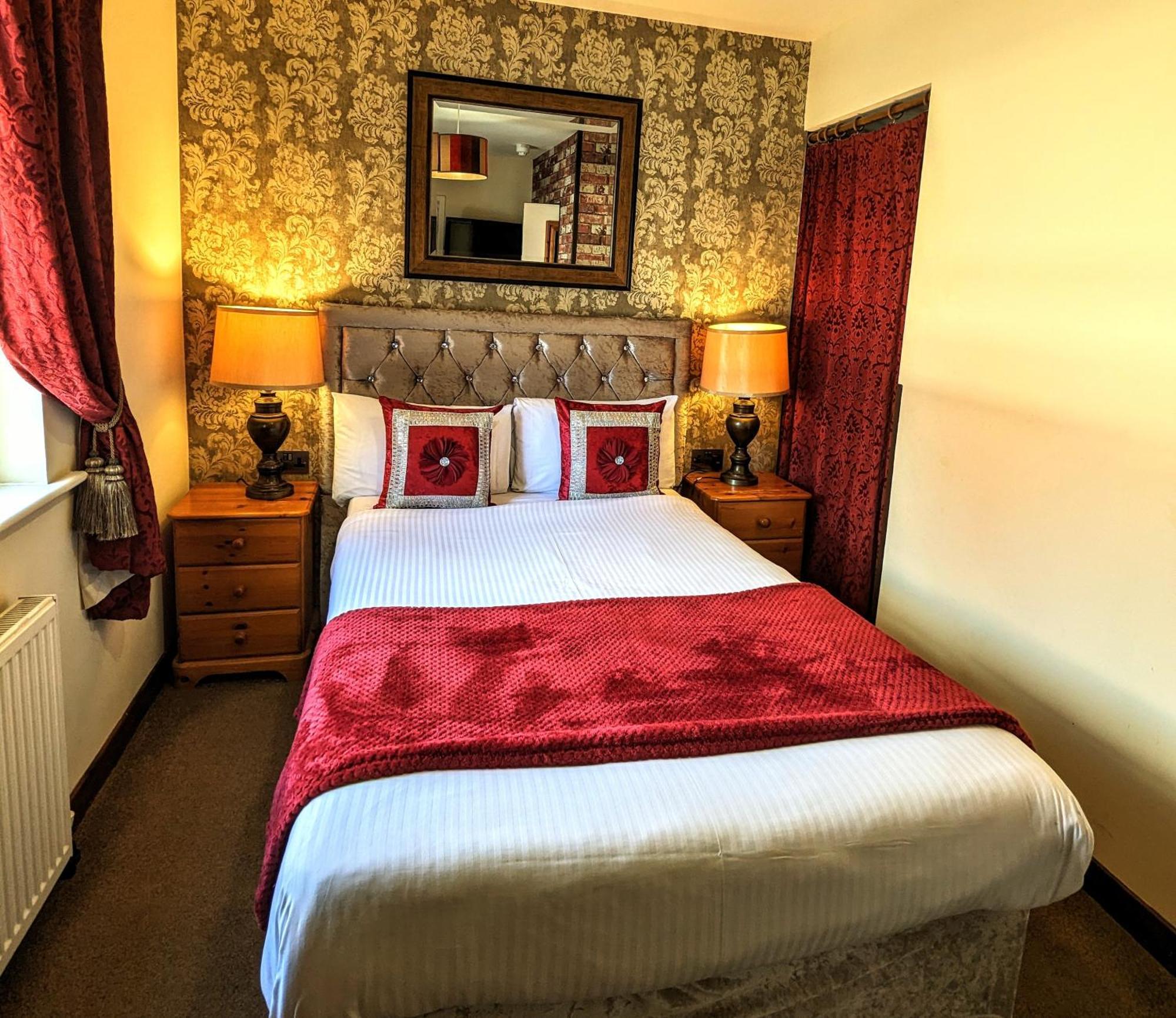 Hotel Brookside & Restaurant ,suitable For Solo Travelers, Couples, Families, Groups Education Trips & Contractors Welcome 3*