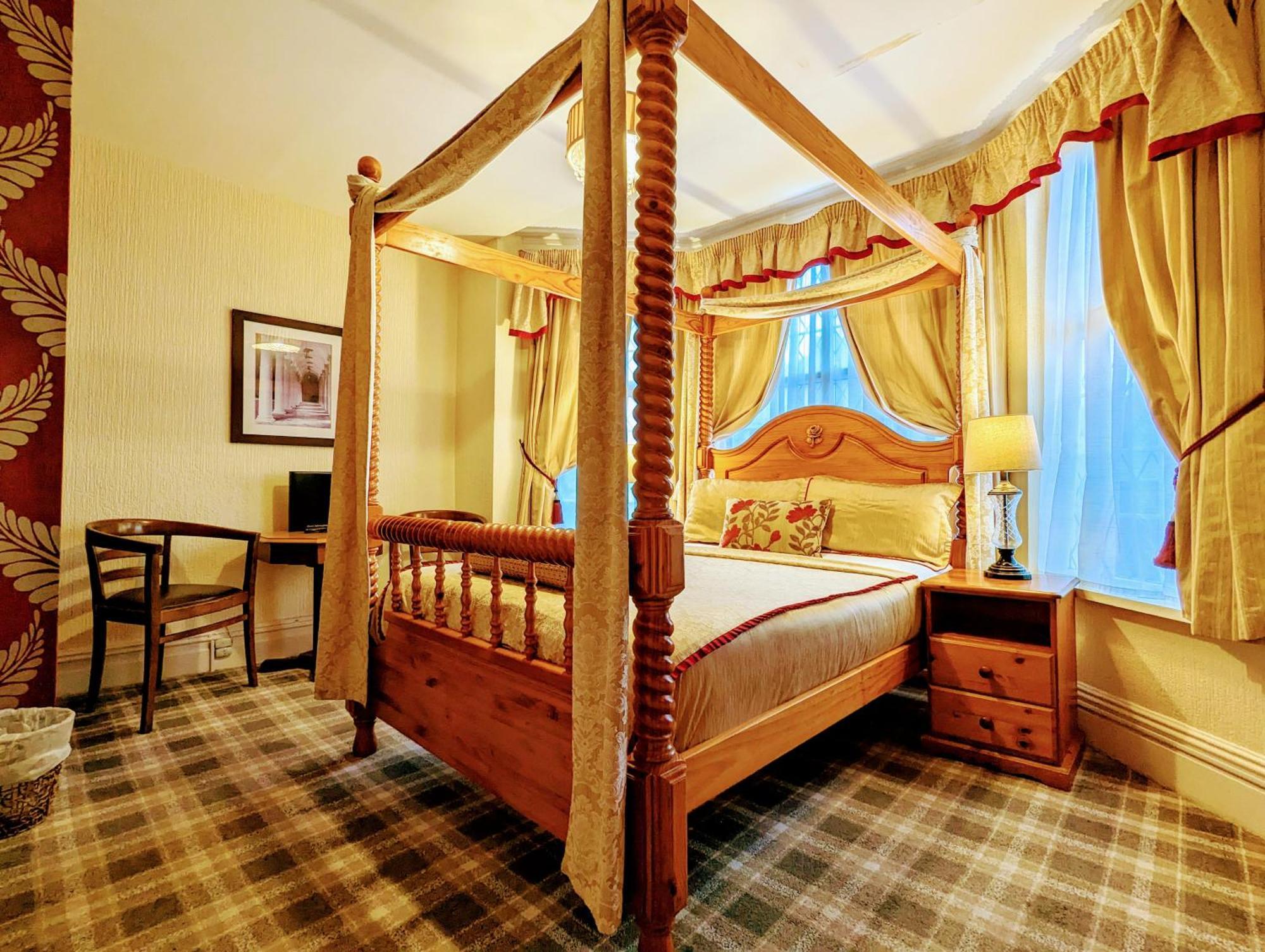 Brookside & Restaurant ,suitable For Solo Travelers, Couples, Families, Groups Education Trips & Contractors Welcome Hotel