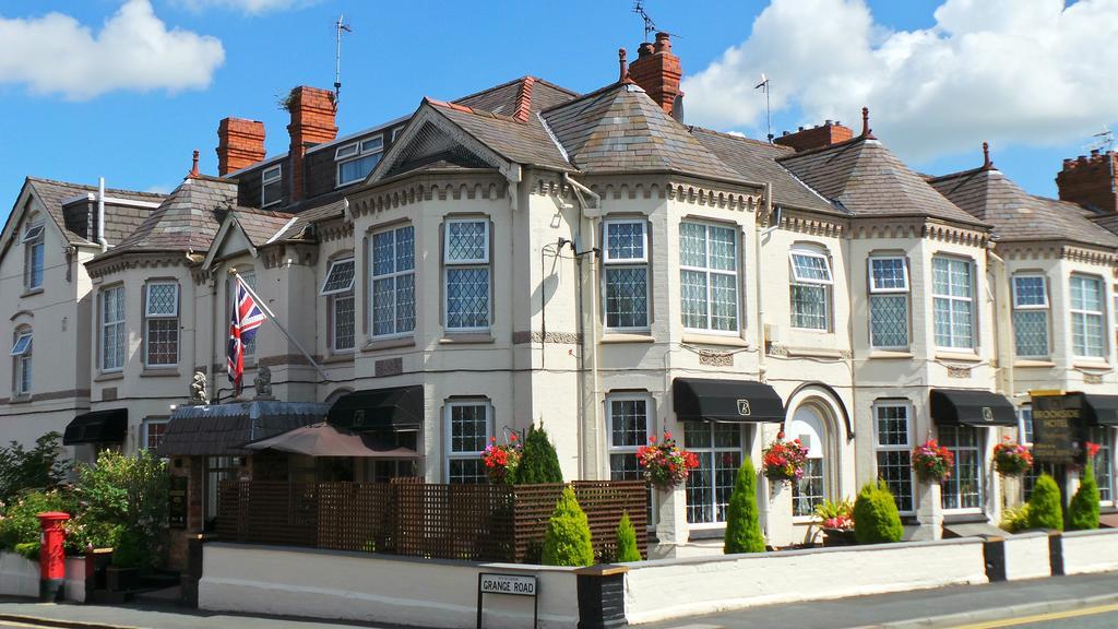 Brookside & Restaurant ,suitable For Solo Travelers, Couples, Families, Groups Education Trips & Contractors Welcome 3*
