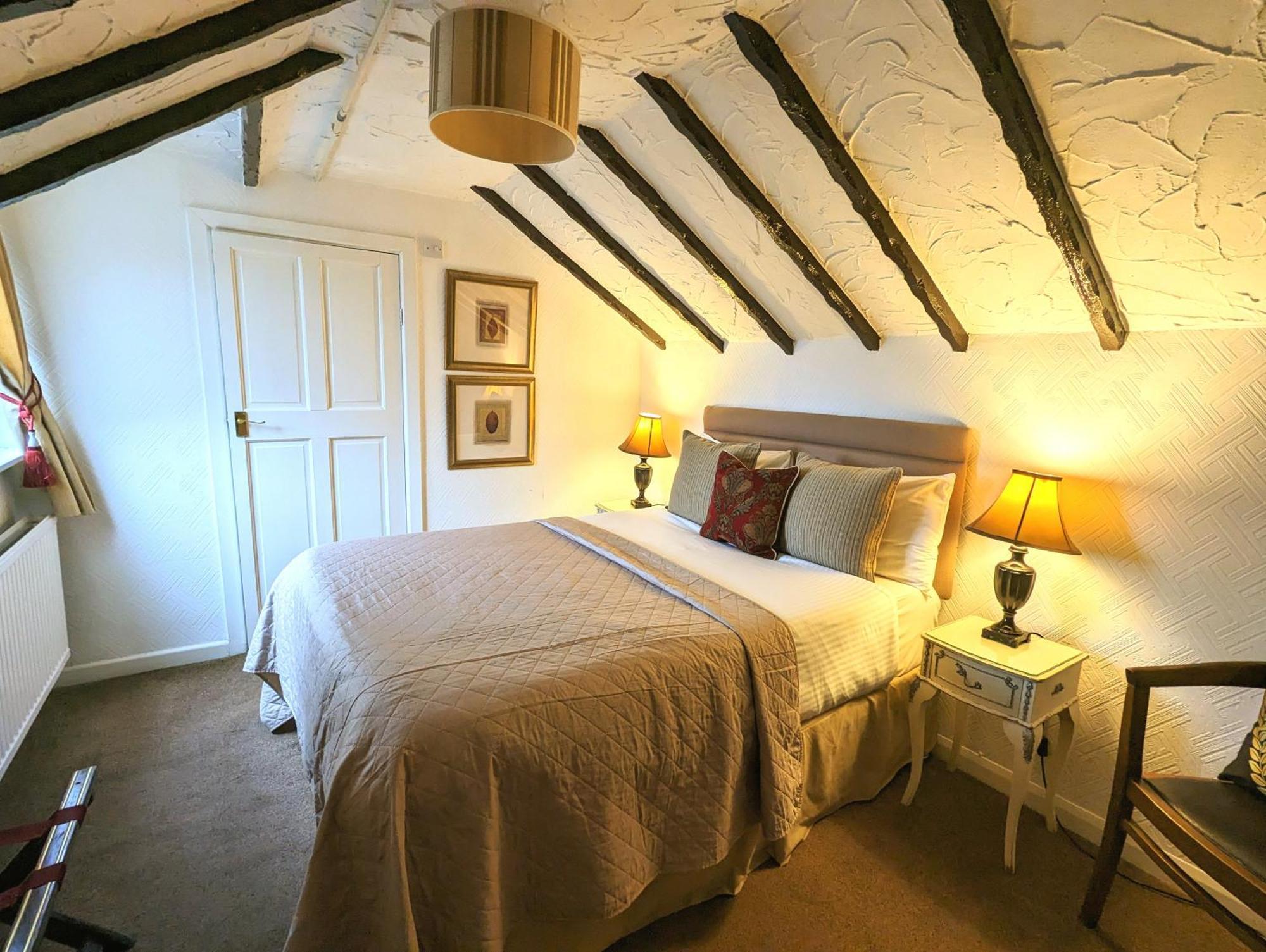 Hotel Brookside & Restaurant