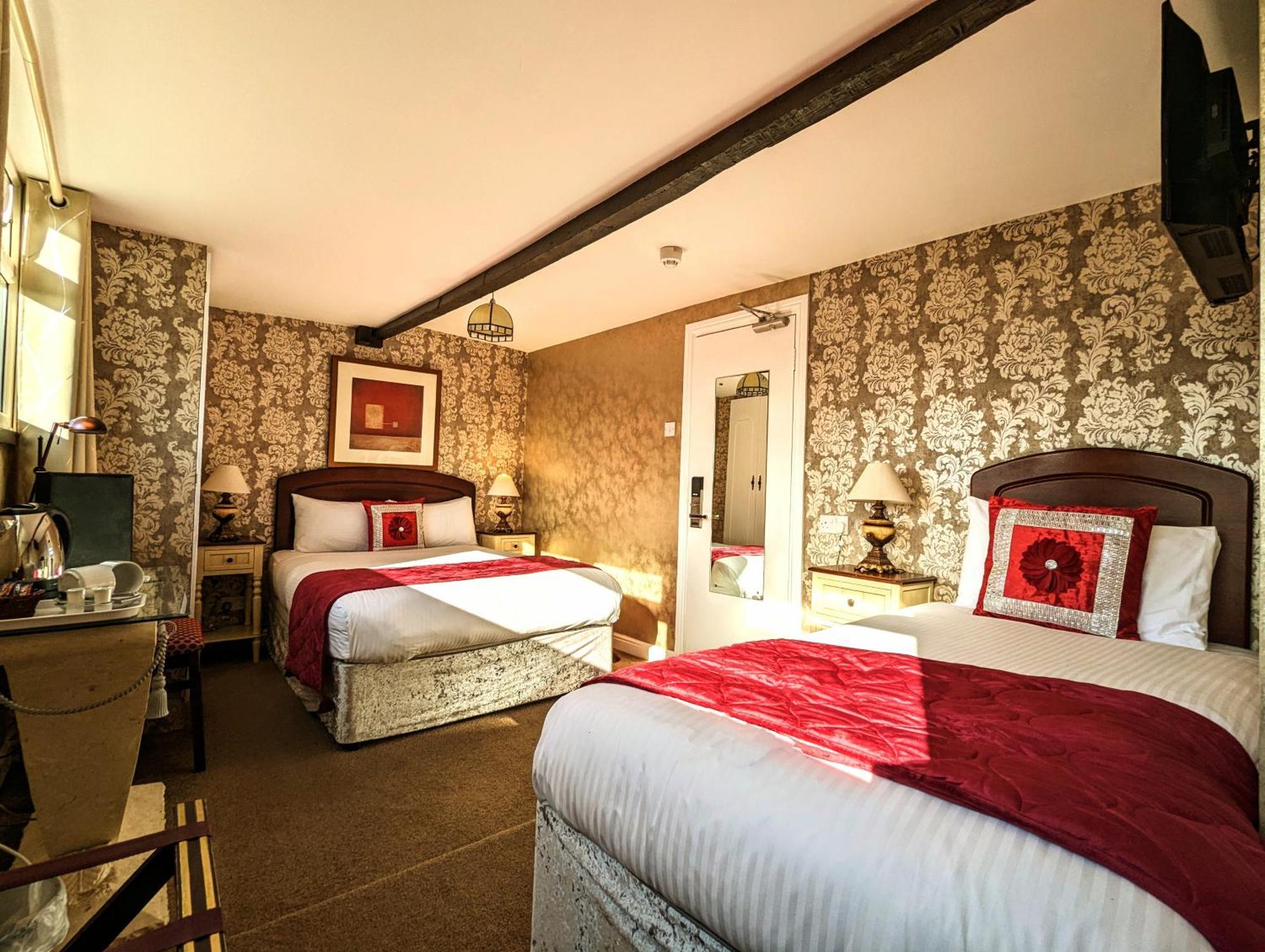 Hotel Brookside & Restaurant 3*