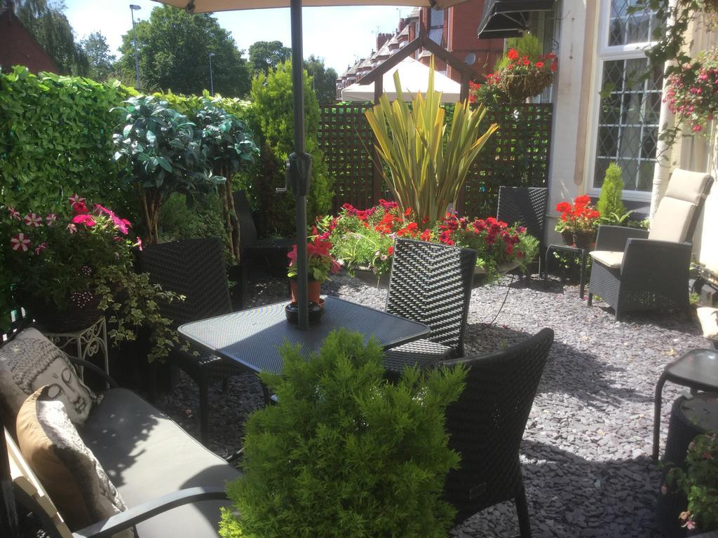 Brookside & Restaurant Hotel Chester
